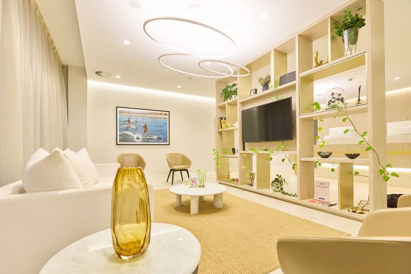 My Wisdom Tooth Dentist reception and lounge area